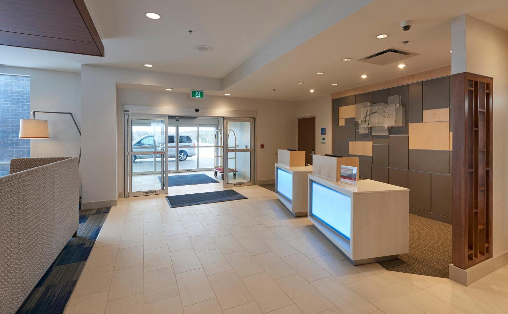 Holiday Inn Express & Suites St. John'S Airport By Ihg Экстерьер фото